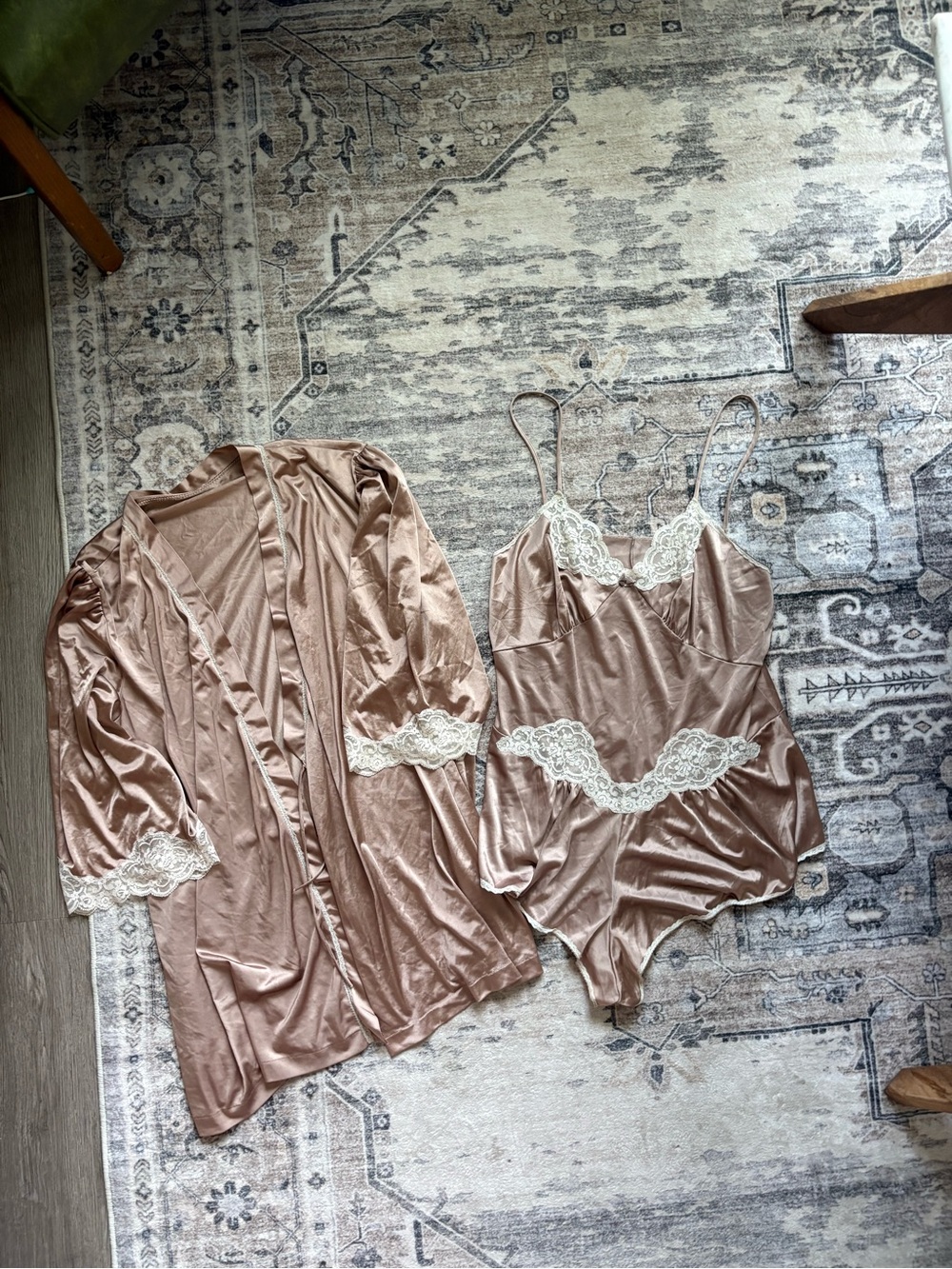 Vintage nude Satin Lace Teddy Bodysuit & Robe Set Size M bridal honeymoon